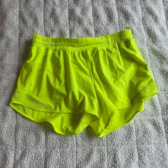 lululemon athletica Pants - EUC Lululemon Hotty Hot Shorts